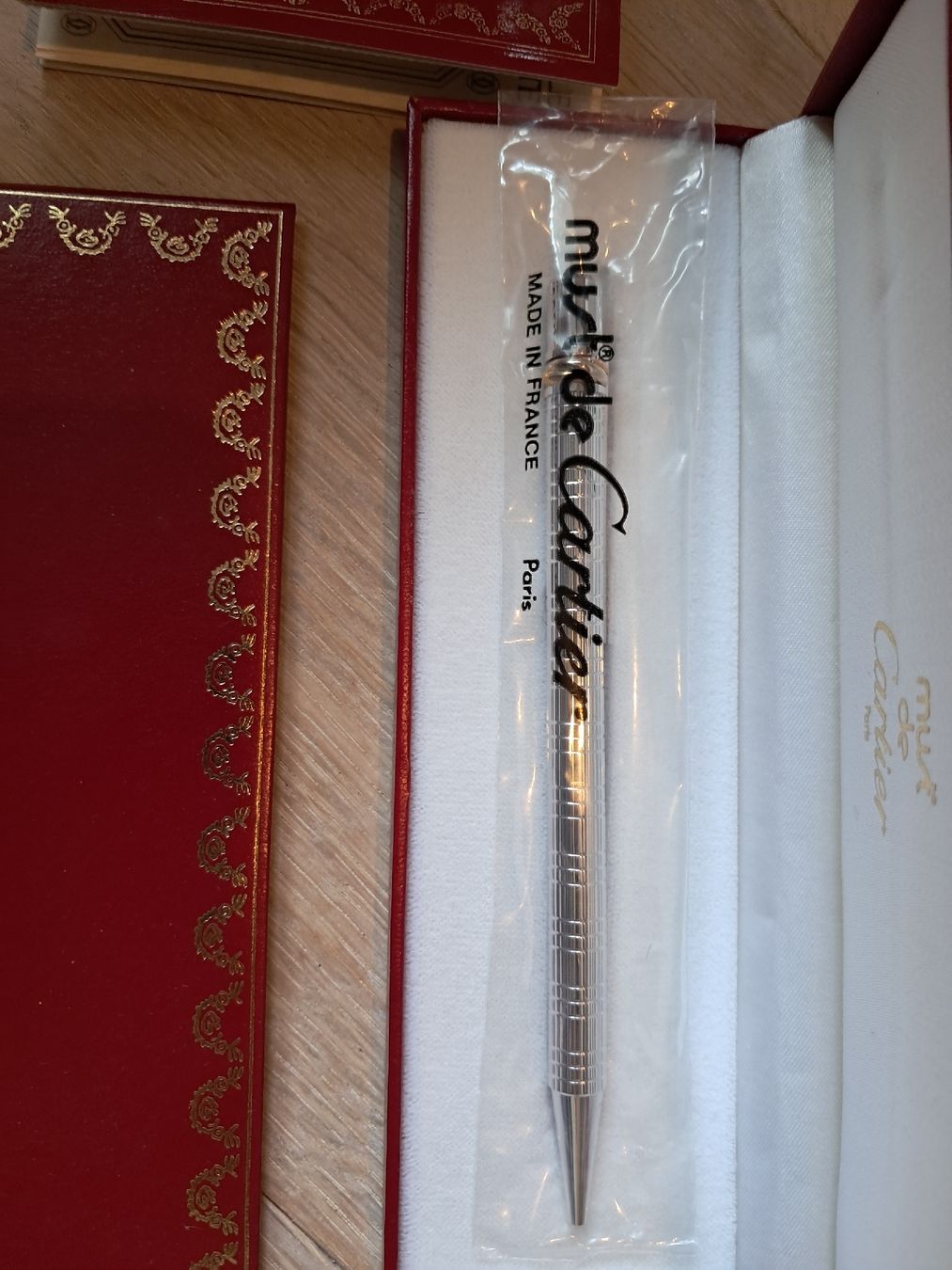 Cartier Penna & Evidenziatori: silber Kugelschreiber must de cartier – Nuovo e nell'imballaggio originale da Adliswil venduto da Kerbage 1