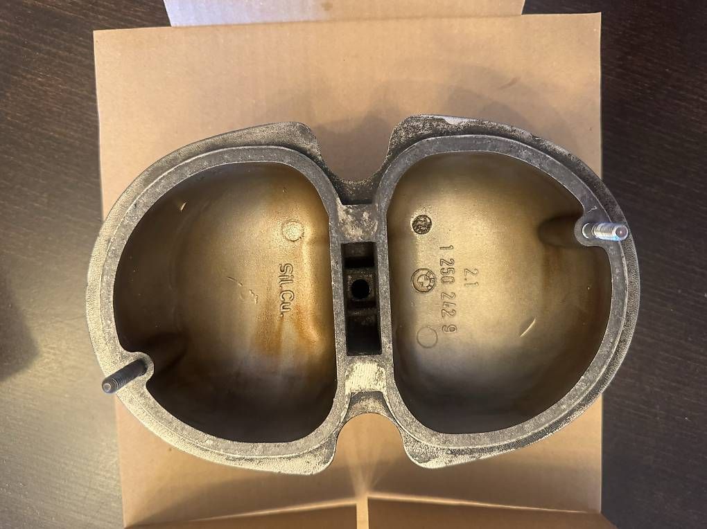 Toutes les pièces auto: BMW Ventildeckel – D'occasion à Bellikon par hundred 1