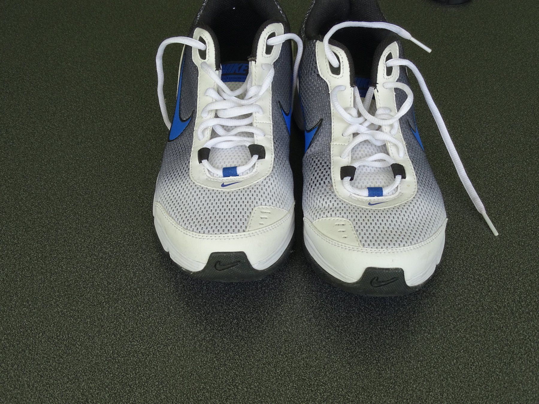 Nike Herrenschuhe: Sneakers von NIKE, zweifarbig – Gebraucht aus Grenchen von olma01 5