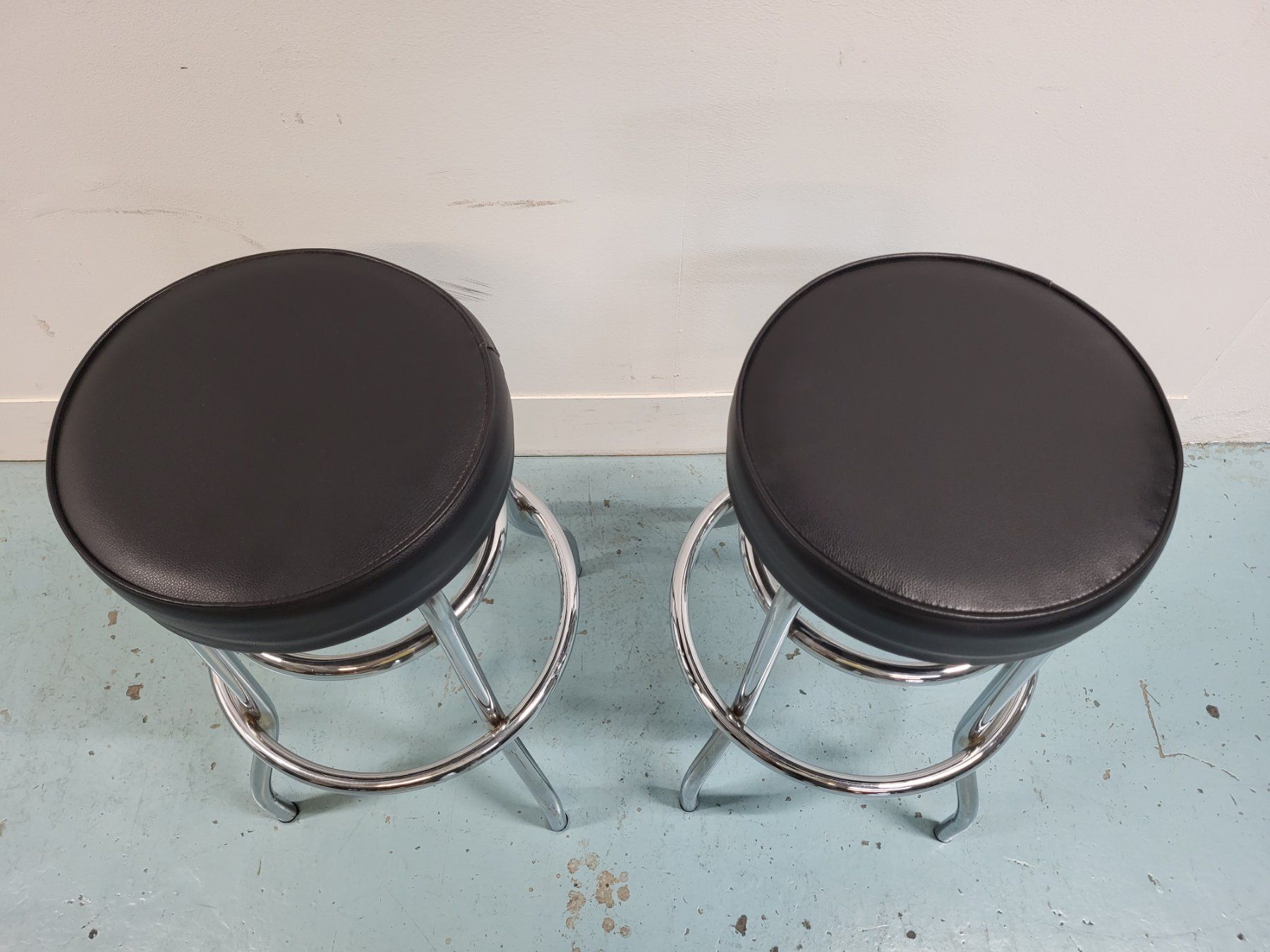 Hocker: 2 Vintage Barhocker – Gebraucht aus Brügg BE von POU-BELLE 1
