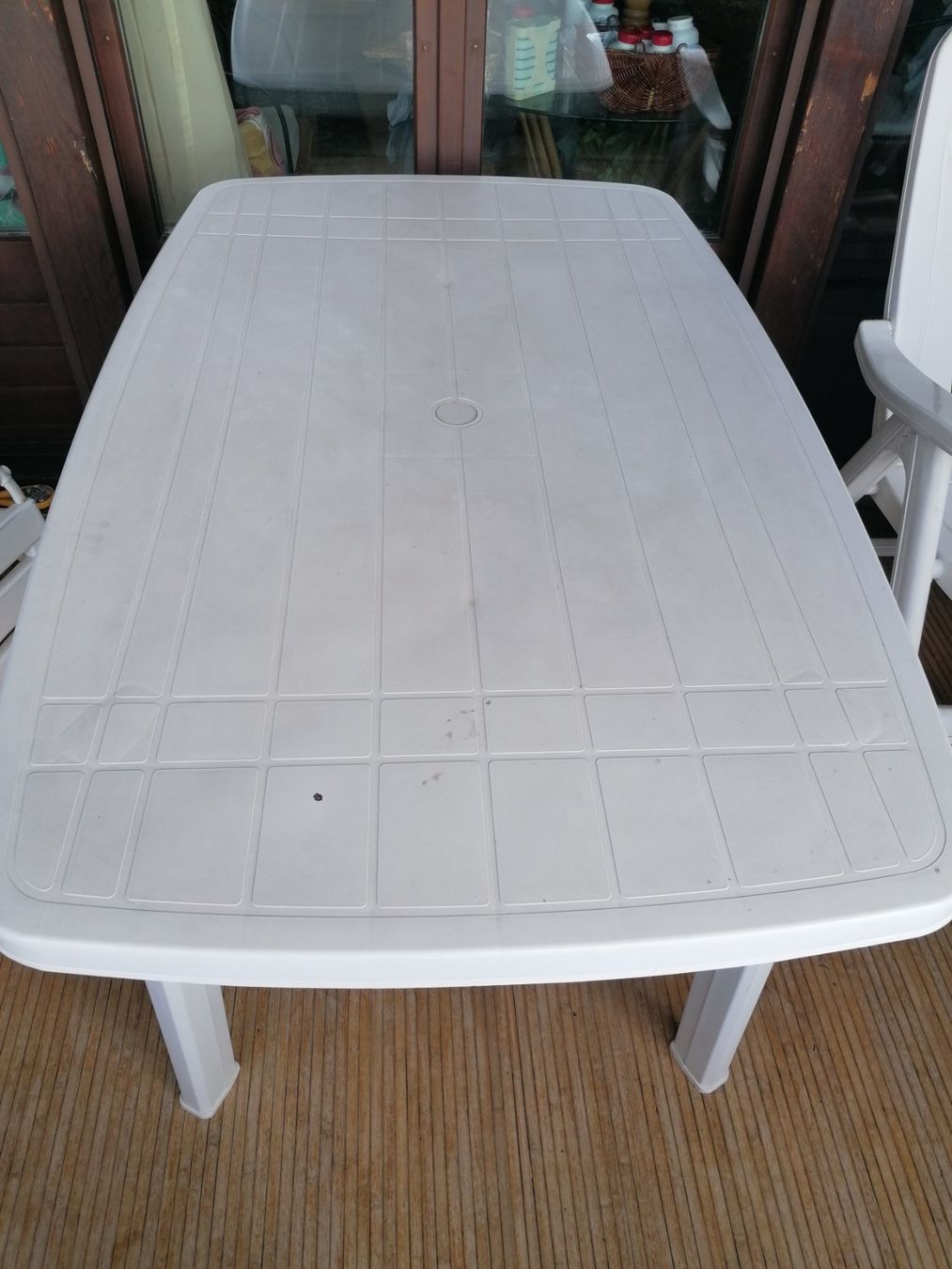 Tavoli: Balkon-/ Gartentisch aus Kunststoff – Usato da Aeugst am Albis venduto da Stevens4 1