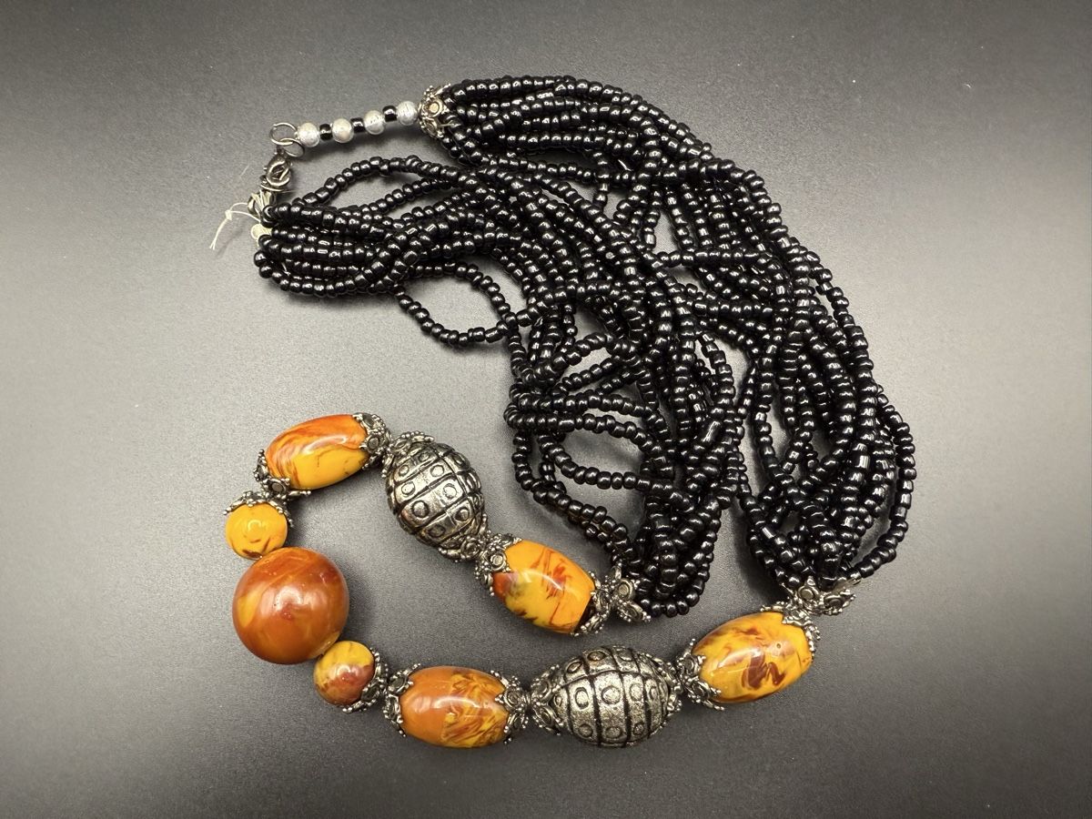 Catenine: Vintage Halskette orange und schwarz – Usato da Lamone venduto da LaCantinaMagica 7