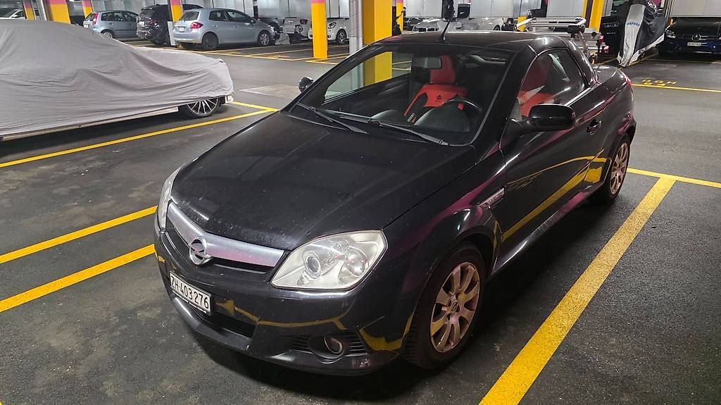 Automobili: Opel Tigra 1.8 Cabrio, Jahr 2004 – Usato da Zürich venduto da zonalba 1