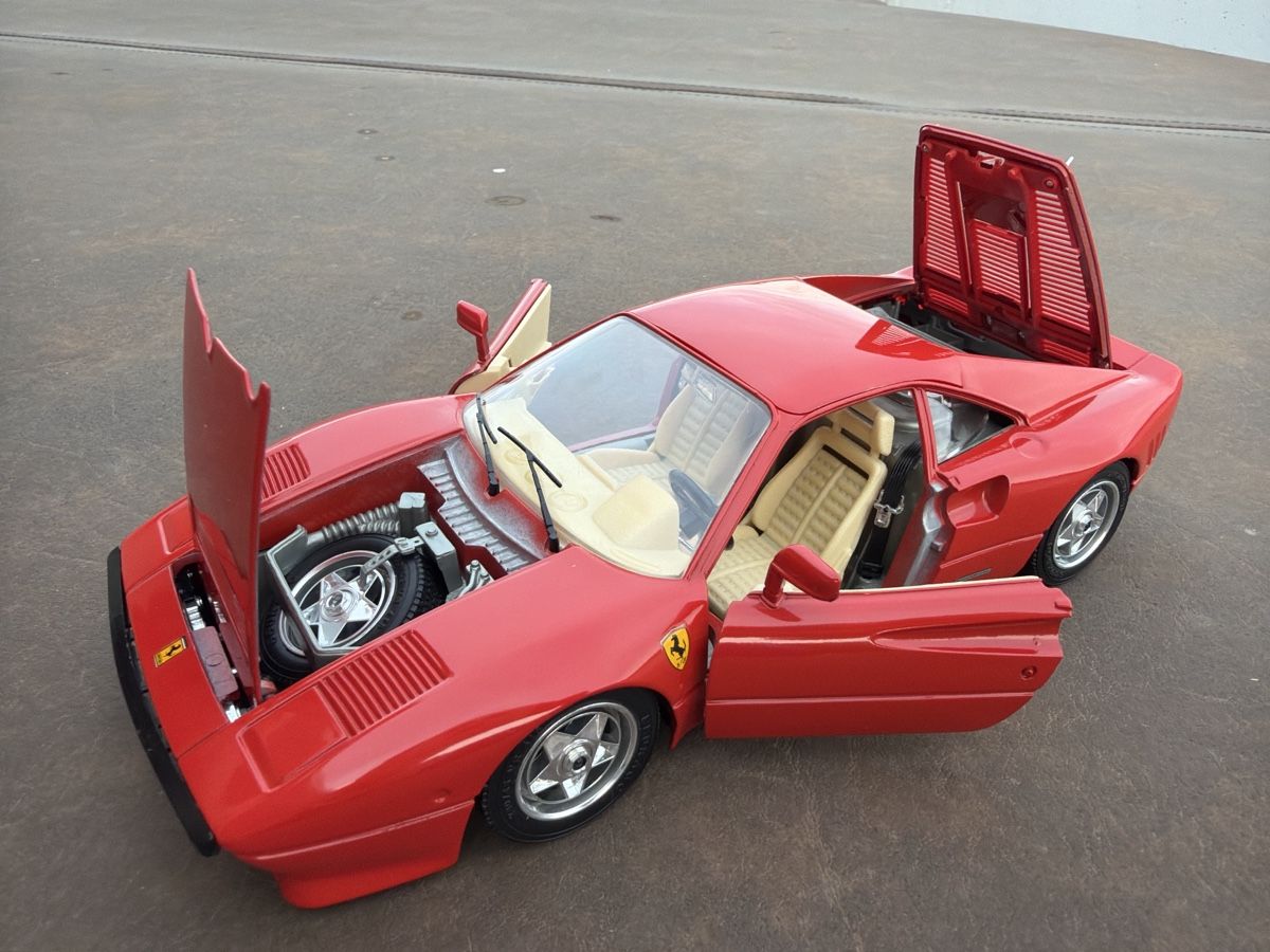 Bburago Modellini d'auto: Ferrari 288 GTO - 1/18 - Bburago – Usato da Wolfwil venduto da Rolex1 6
