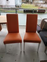 Schöne Esszimmerstühle orange, mit weissen Beinen! Top!