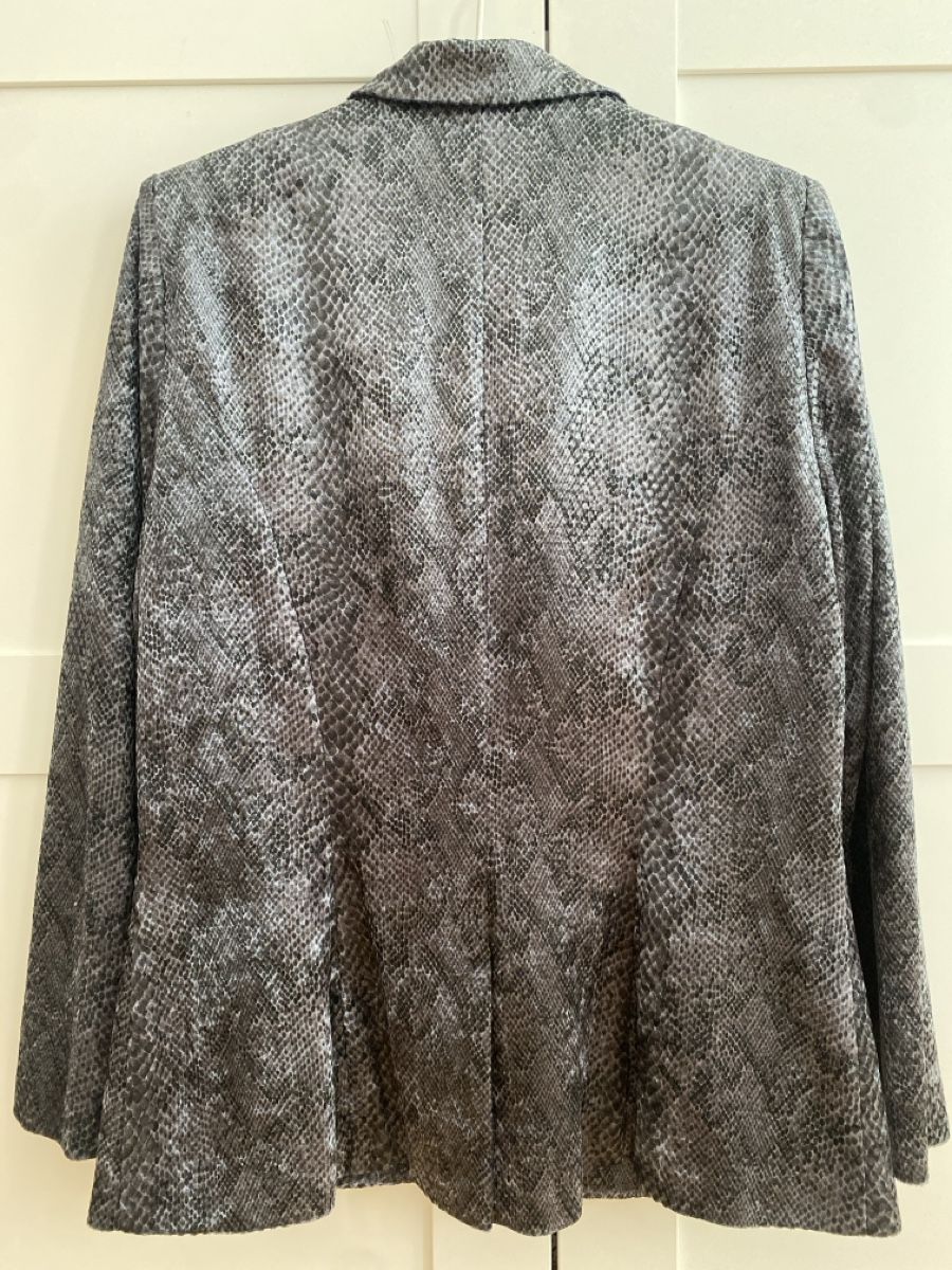 Giacche: Blazer mit Schlangenmuster in Grösse 38-40 – Usato da Burgdorf venduto da allesolivia 3