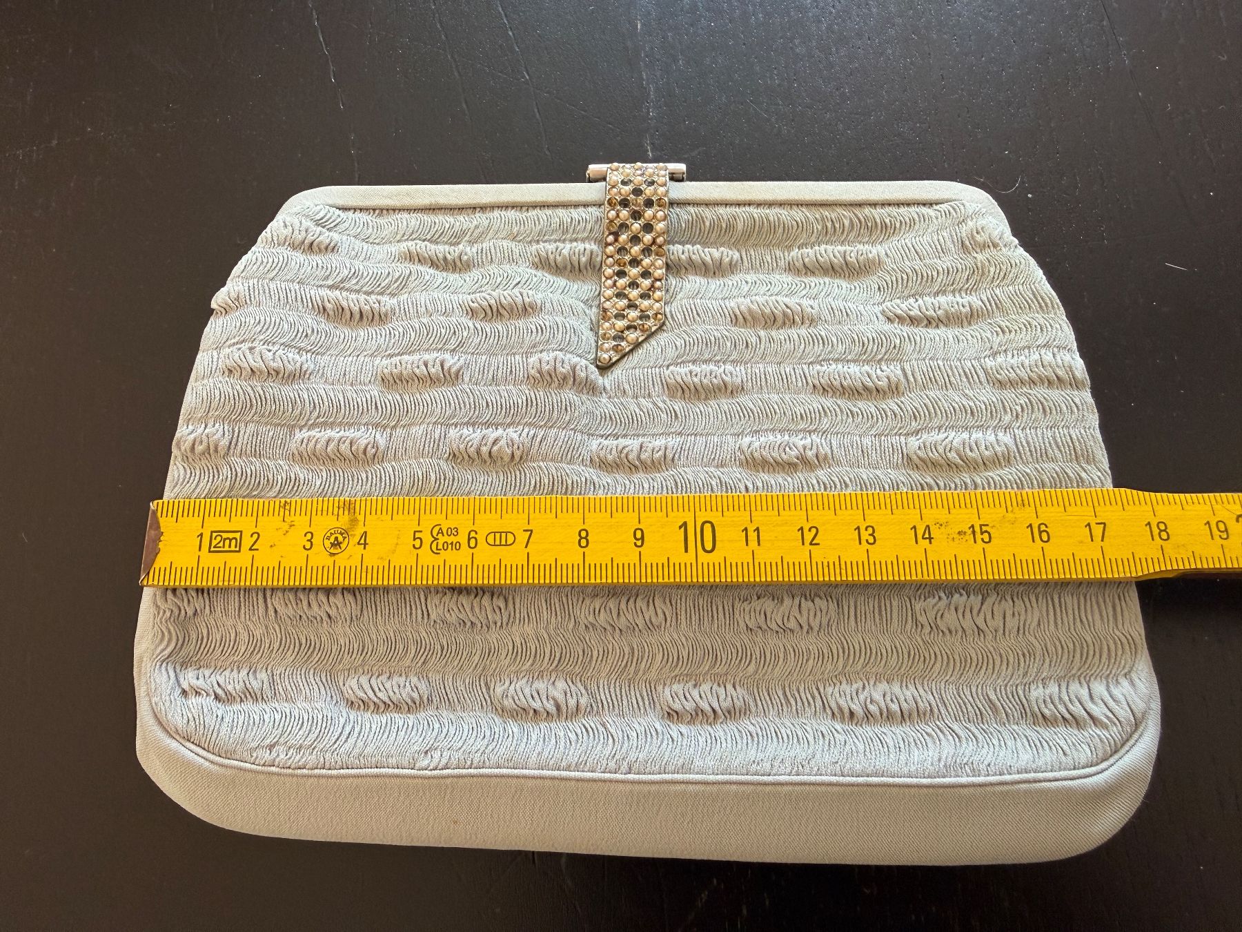Borse da donna: Vintage Handtasche/Clutch, Stoff, hellgrau – Usato da Erstfeld venduto da Mario_boe0 4