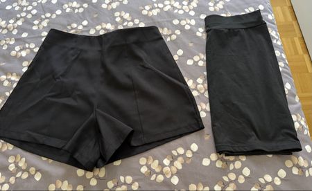 Un short et une jupe taille L 
