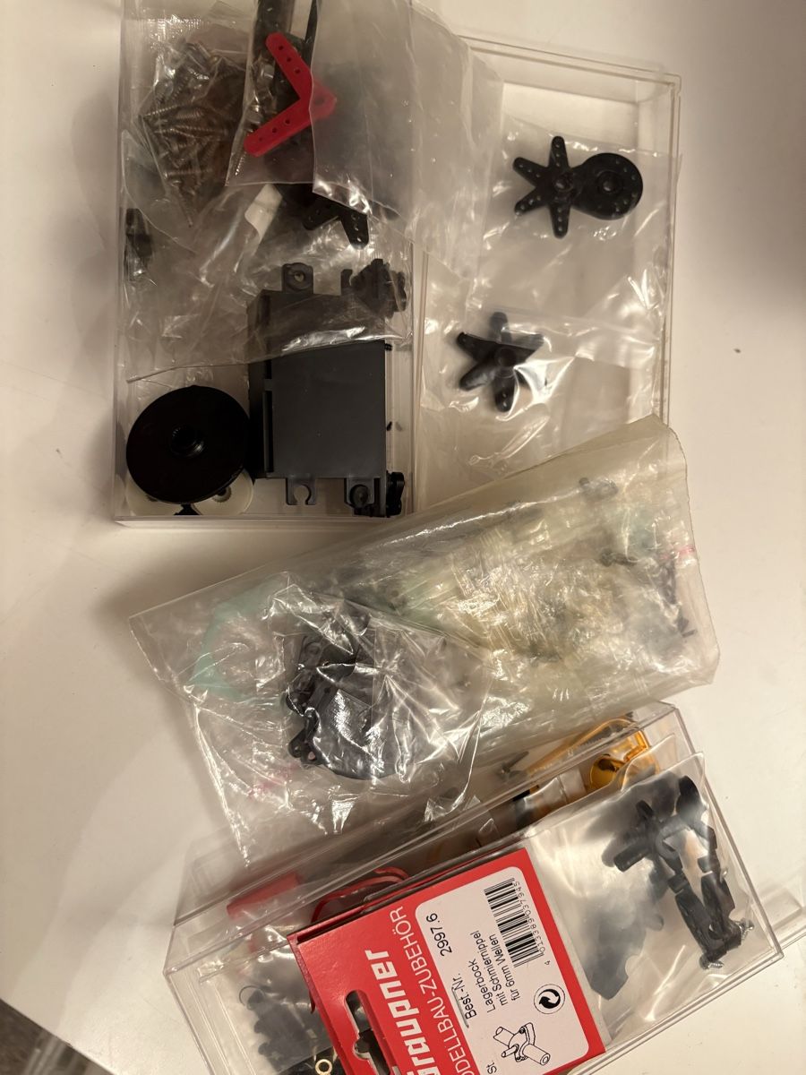 Modellismo RC: Grosses Modellbau-Zubehör – Usato da Reinach BL venduto da Celine216 4