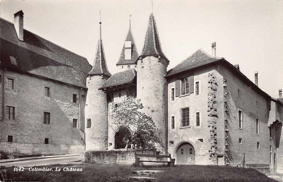 Cartoline postali: Colombier, le Château, circulée 1959 poste militaire – Usato da Frauenfeld venduto da POML