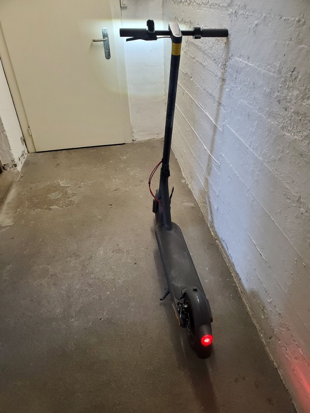 Scooter: XIAOMI ELECTRIC SCOOTER 4 PRO – Nuovo (secondo la descrizione) da Zürich venduto da 5183840711 2
