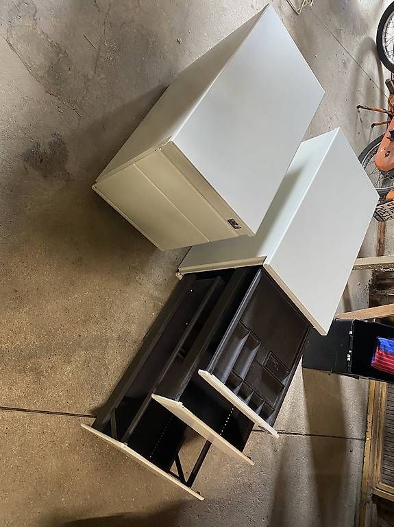 Cassettiere: Meuble de bureau ou atelier – Usato da Les Vieux-Prés venduto da PX132 3