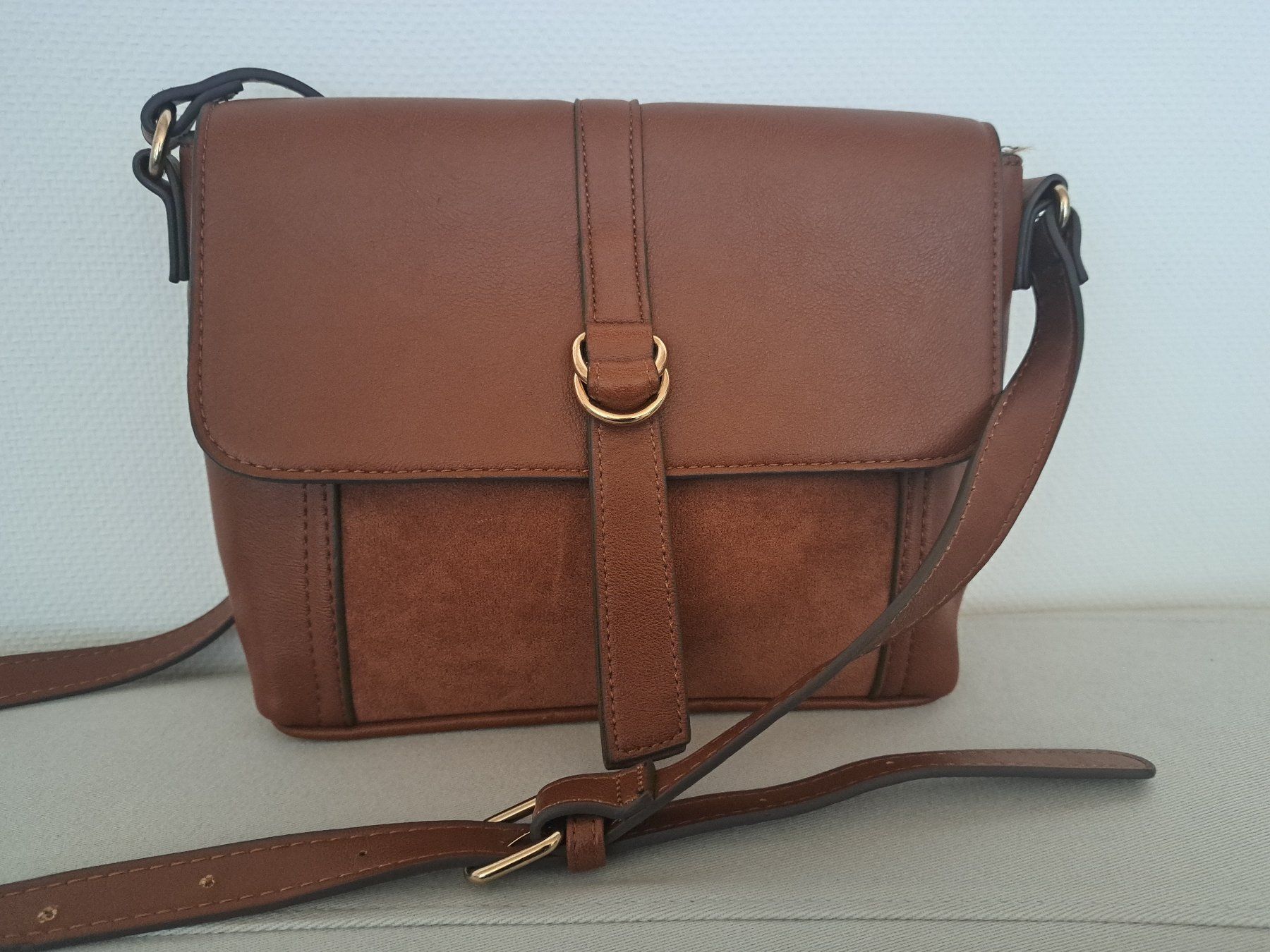 Taschen für Damen: Handtasche – Gebraucht aus Remigen von deb_p6dv