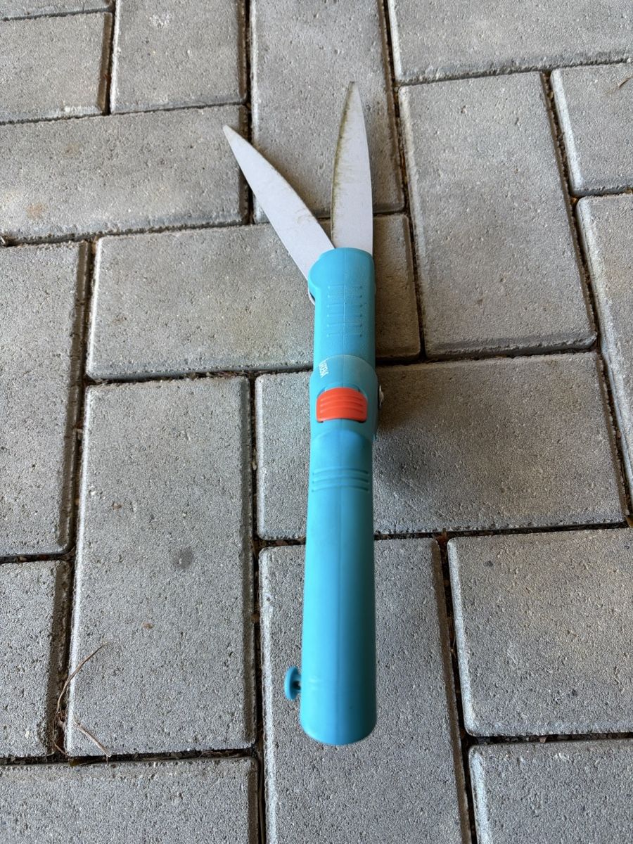 Gardena Alle Werkzeuge: Cisaille à gazon manuelle – Gebraucht aus Tramelan von crevette72