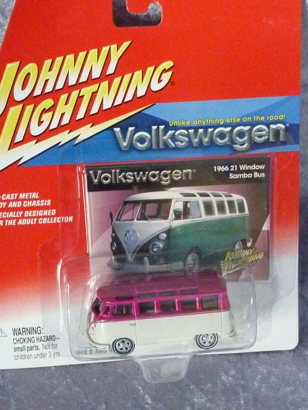 Volkswagen Modellini d'auto: VW 21 Window Bus  1:64 – Nuovo e nell'imballaggio originale da Dürrenäsch venduto da modellautos4you
