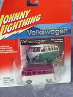 VW 21 Window Bus  1:64