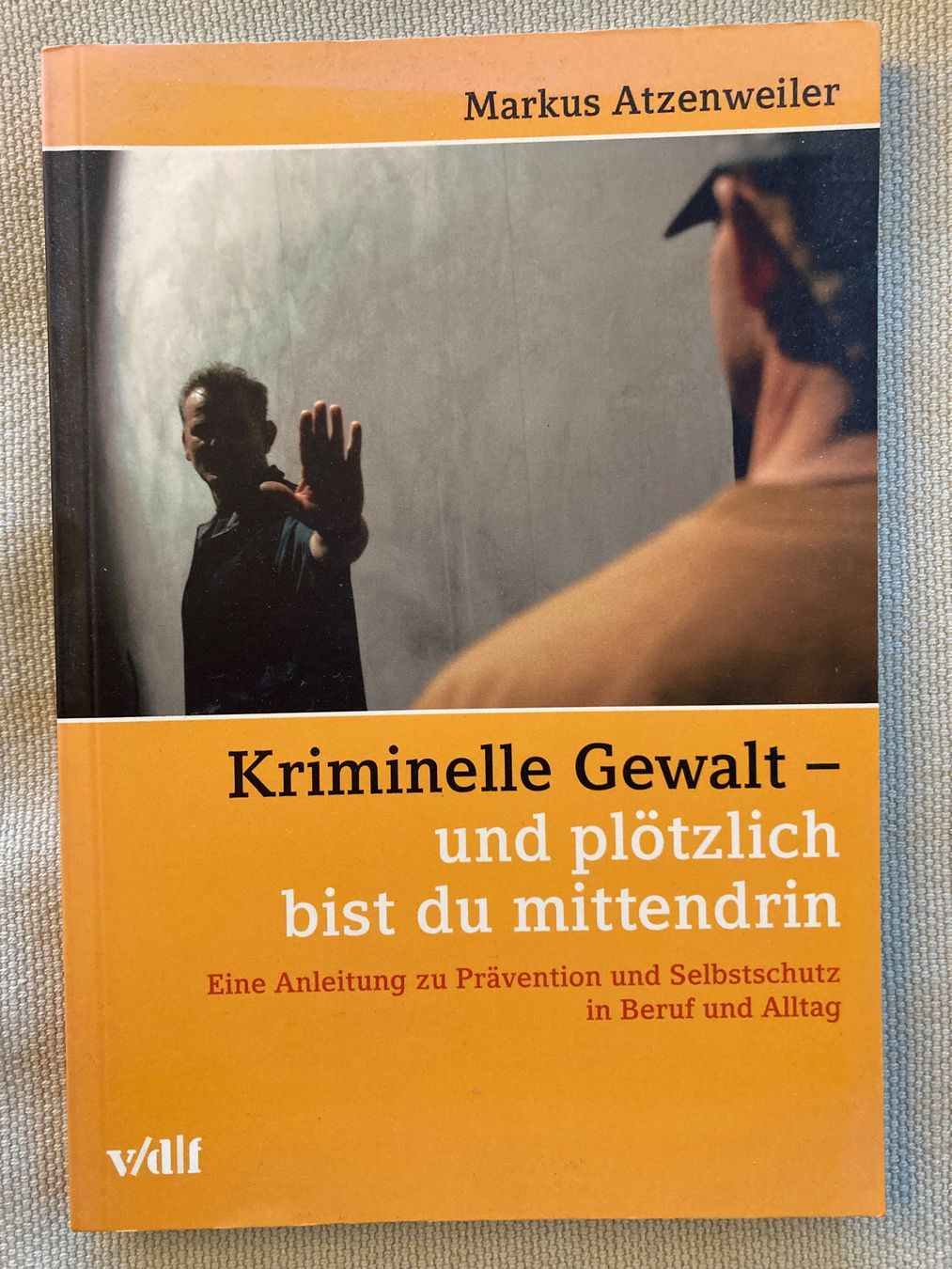 Zauberhafte Gewalt 4 Buchstaben