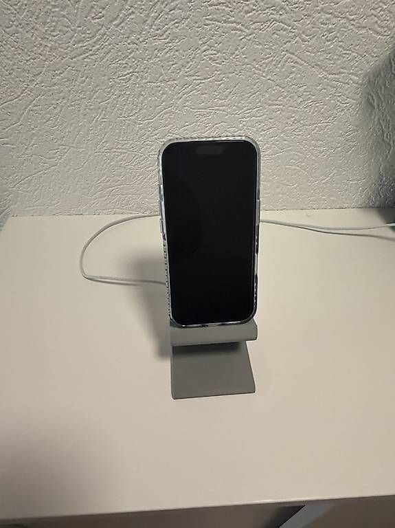 Docking station: Docking pour iPhone ou autre smartphone . – Nuovo (secondo la descrizione) da Ollon VD venduto da reefguard