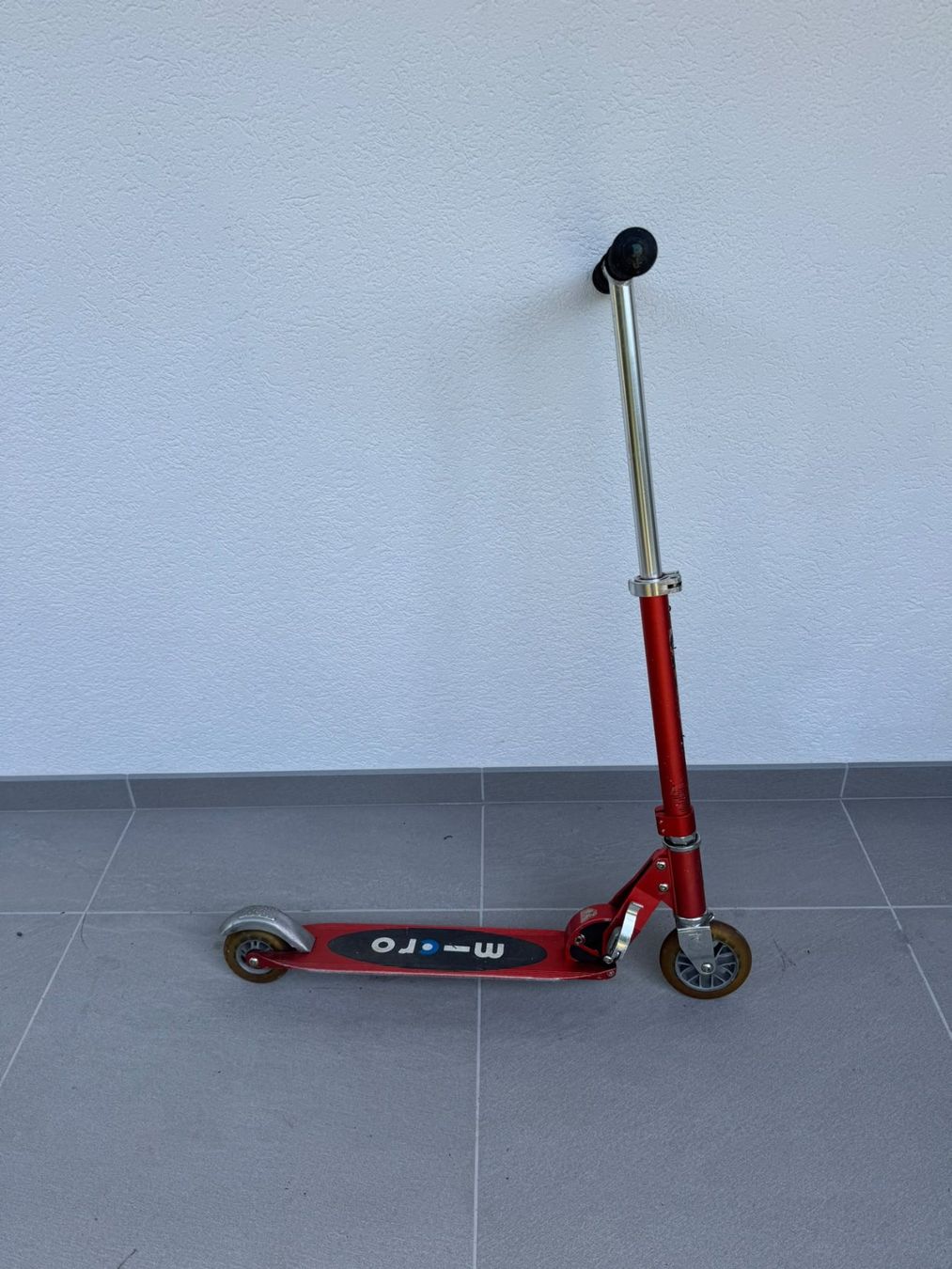Micro Kickboard: Trottinette Micro pliable en rouge – Usato da St Legier La Chiesaz venduto da pgjudd