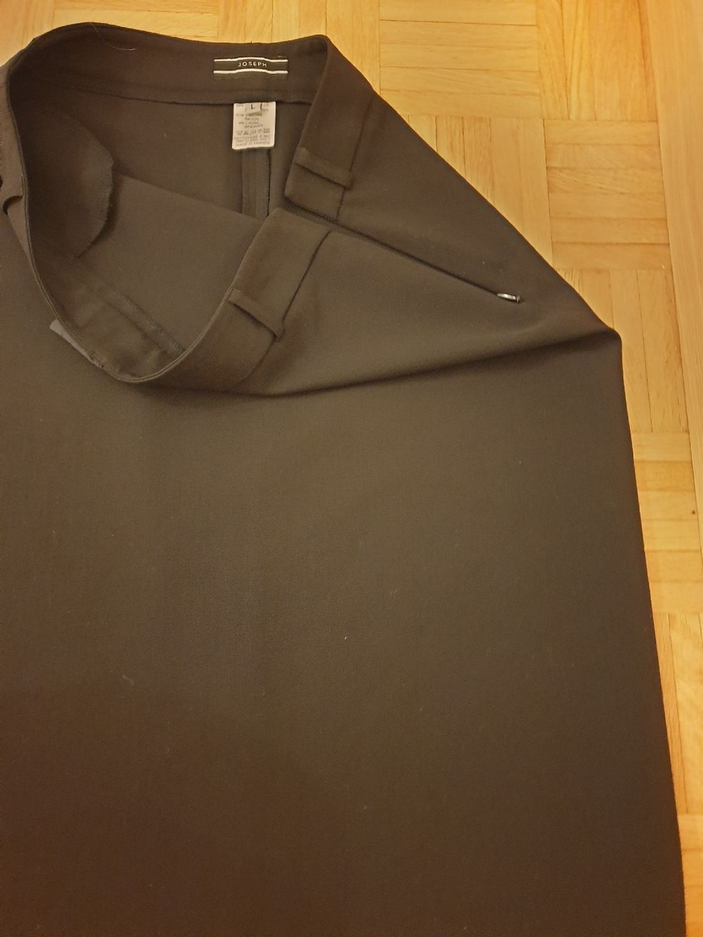 Gonne: Jupe noire, M, élégante Joseph, excellent état – Usato da Neuchâtel venduto da Verenas12 4