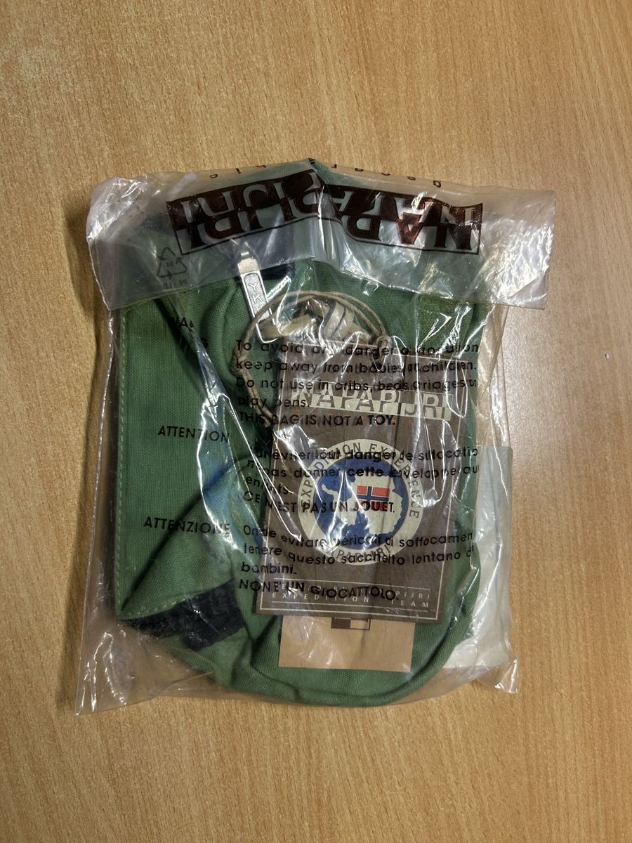 Astucci : Vendo astuccio Napapjiri verde – Nuovo e nell'imballaggio originale da Rivera venduto da ValeShop 1