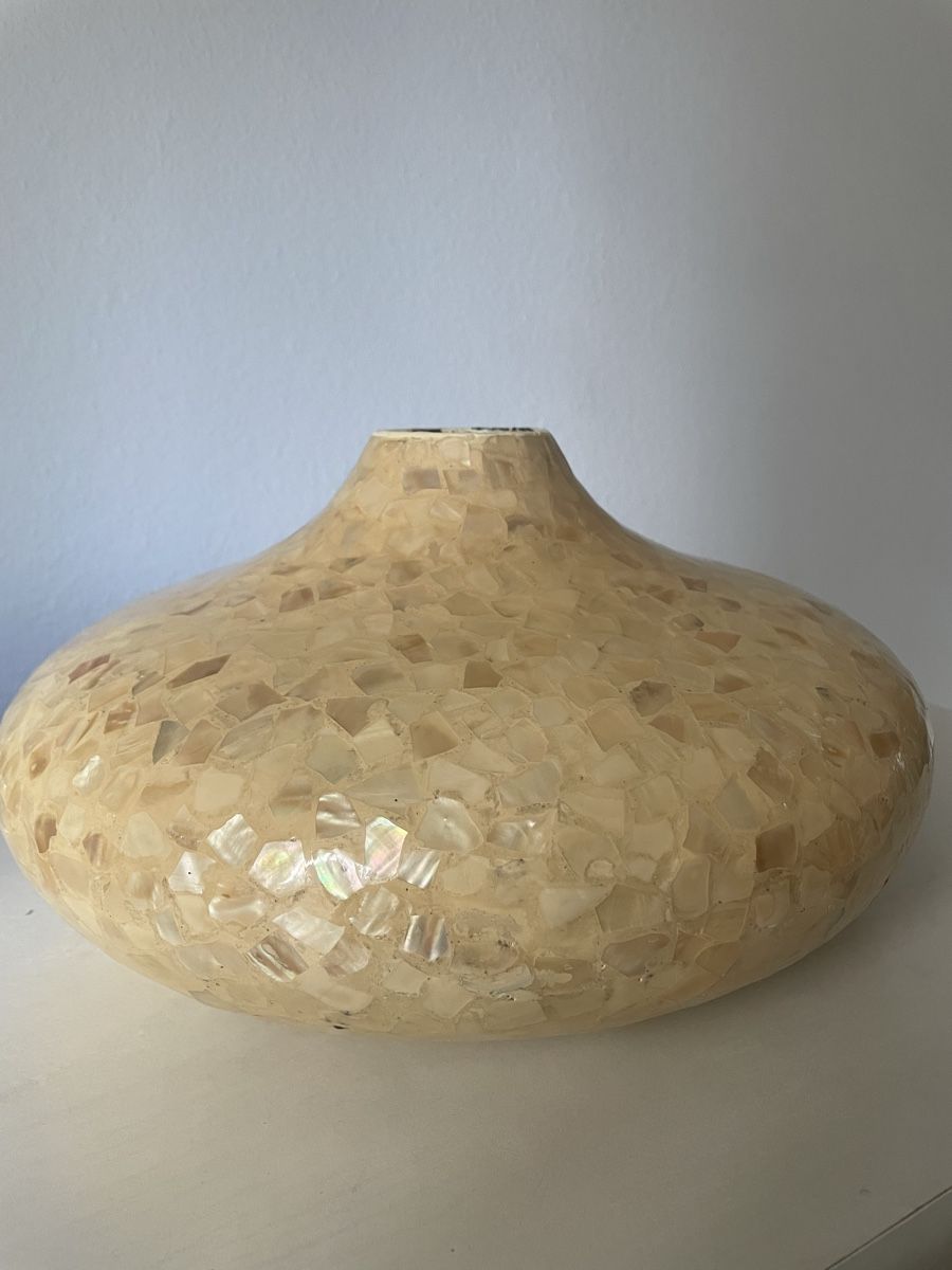 Vasen & Gefässe: Dekorative Vase aus Perlmutt Mosaik – Gebraucht aus Urdorf von Anassor