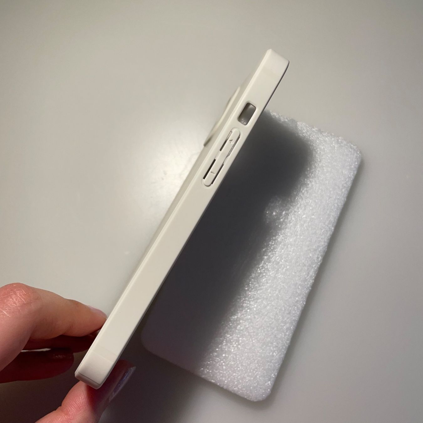 Apple Cover & Protezioni schermo: NEU: iPhone 13 Hülle beige – Nuovo e nell'imballaggio originale da Bellach venduto da Lapislazuli_blues 1
