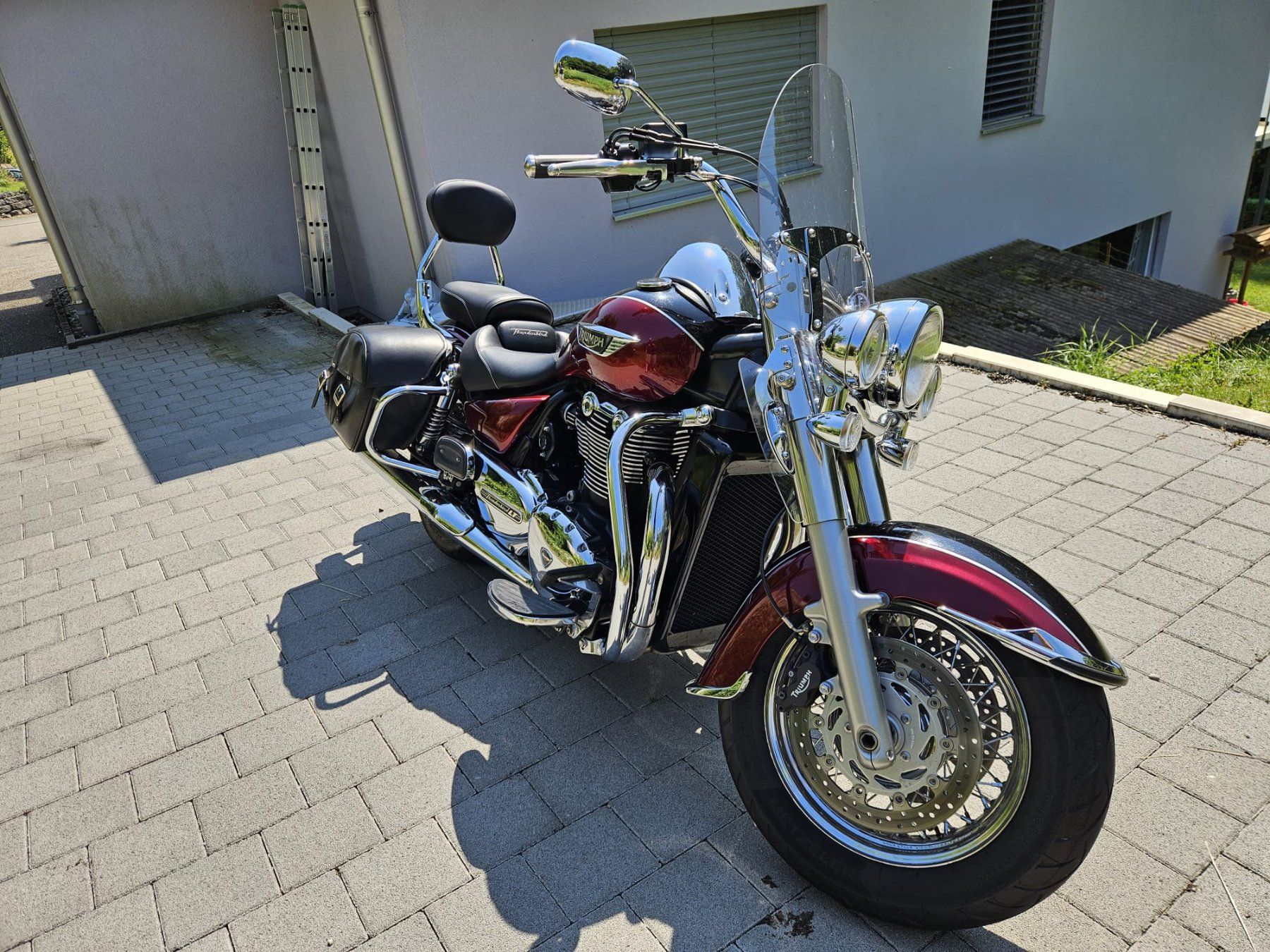 Triumph Chopper: Triumph Thunderbird LT1700 in Top Zustand ab MFK. – Usato da Läufelfingen venduto da Babbe