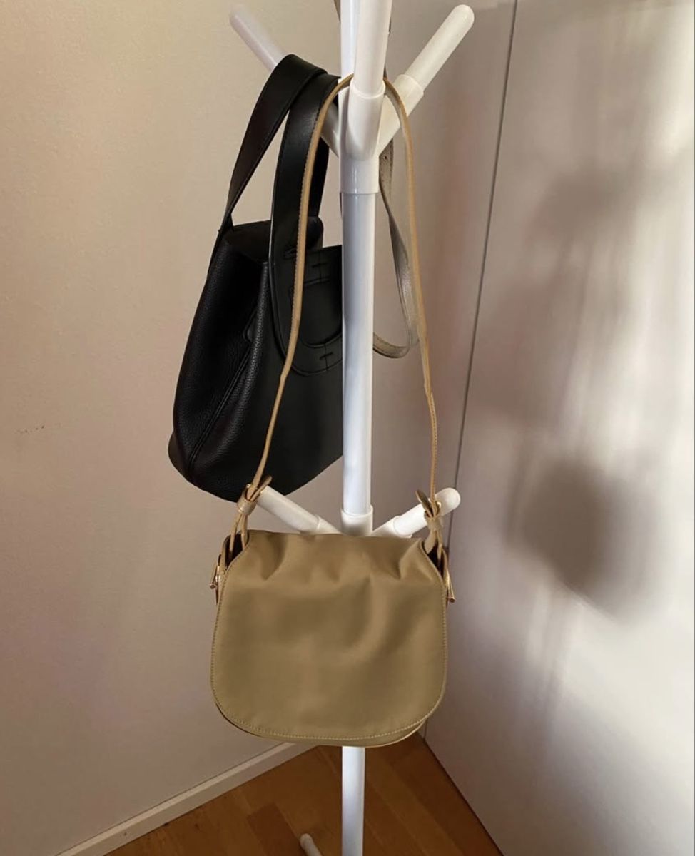 Aigner Sacs femmes: Aigner Tasche – Neuf (Voir description) à Heimberg par Sabe_Frau 3