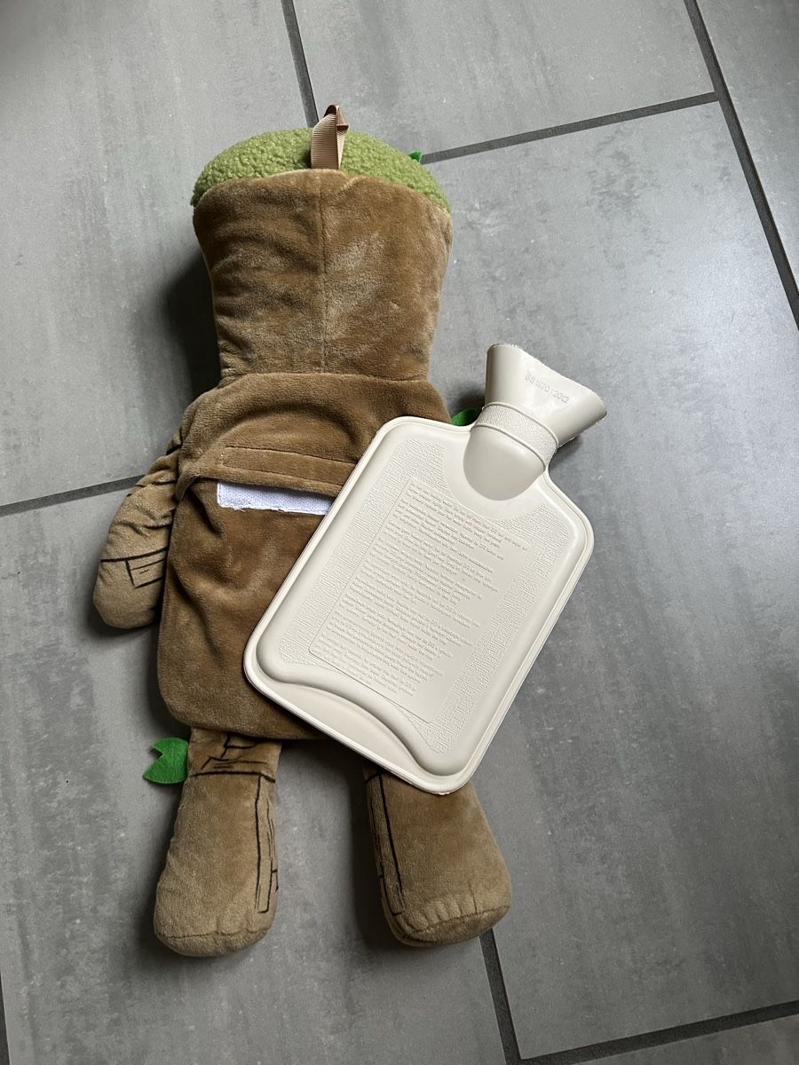 Autres appareils anciens: Groot Marvel Wärmflasche mit Bezug. – D'occasion à Niedergösgen par 7591 1