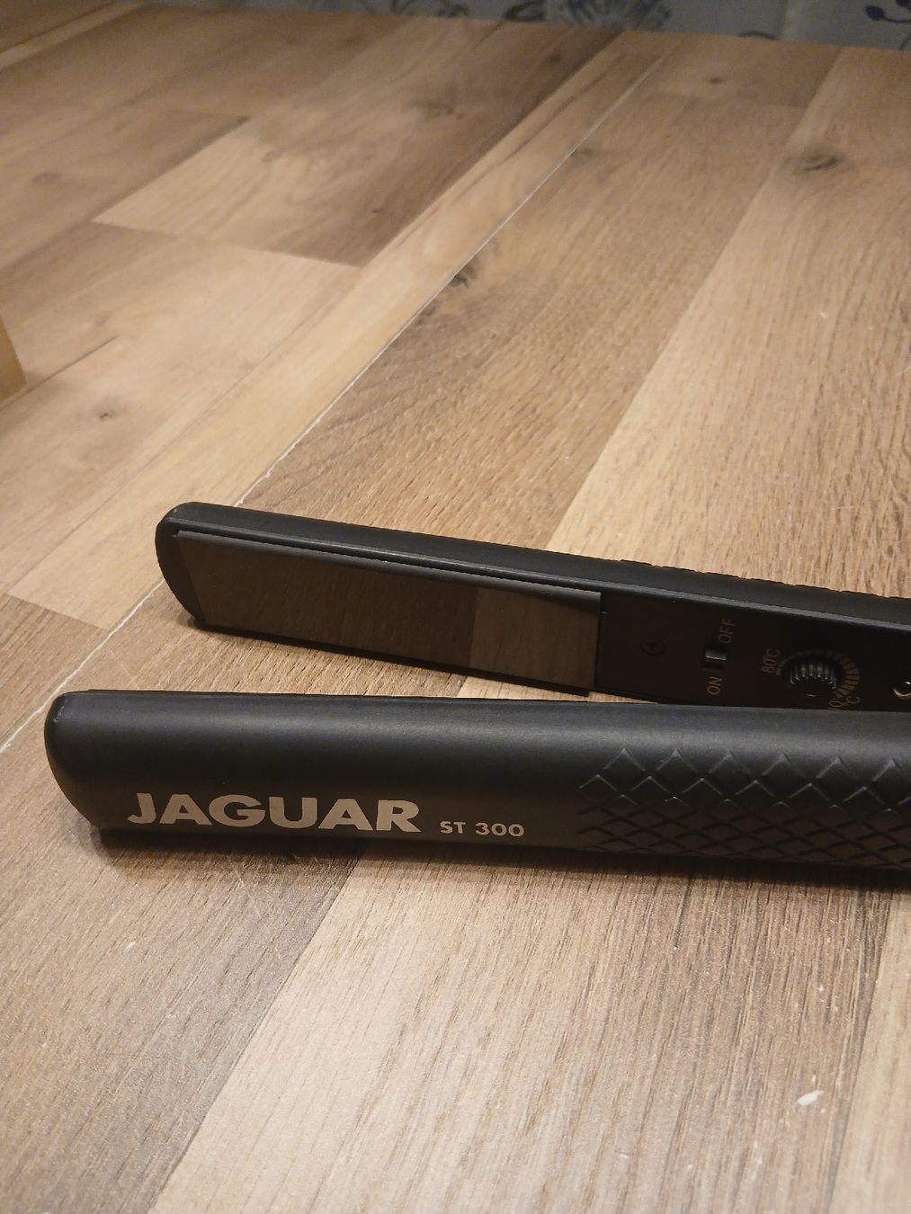 Jaguar Lockenstäbe & Haarglätter: Glätteisen Jaguar ST300 – Neu (gemäss Beschreibung) aus Oetwil am See von Eveline94.