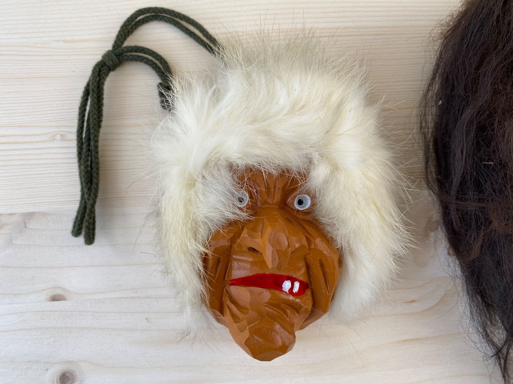 Sonstige Antiquitäten & Kunst: 2 schöne kleine Holzmasken – Gebraucht aus Feldbach von Olive1 5