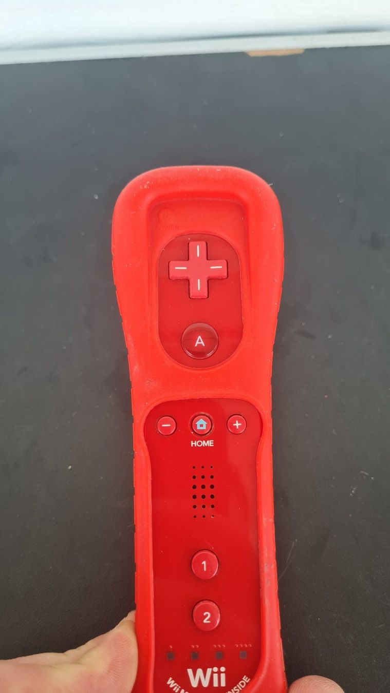 Nintendo Controller: Nintendo Wii / Controller / Fernbedienung mit Hülle / Rot – Usato da Safenwil venduto da Husqi2000 2