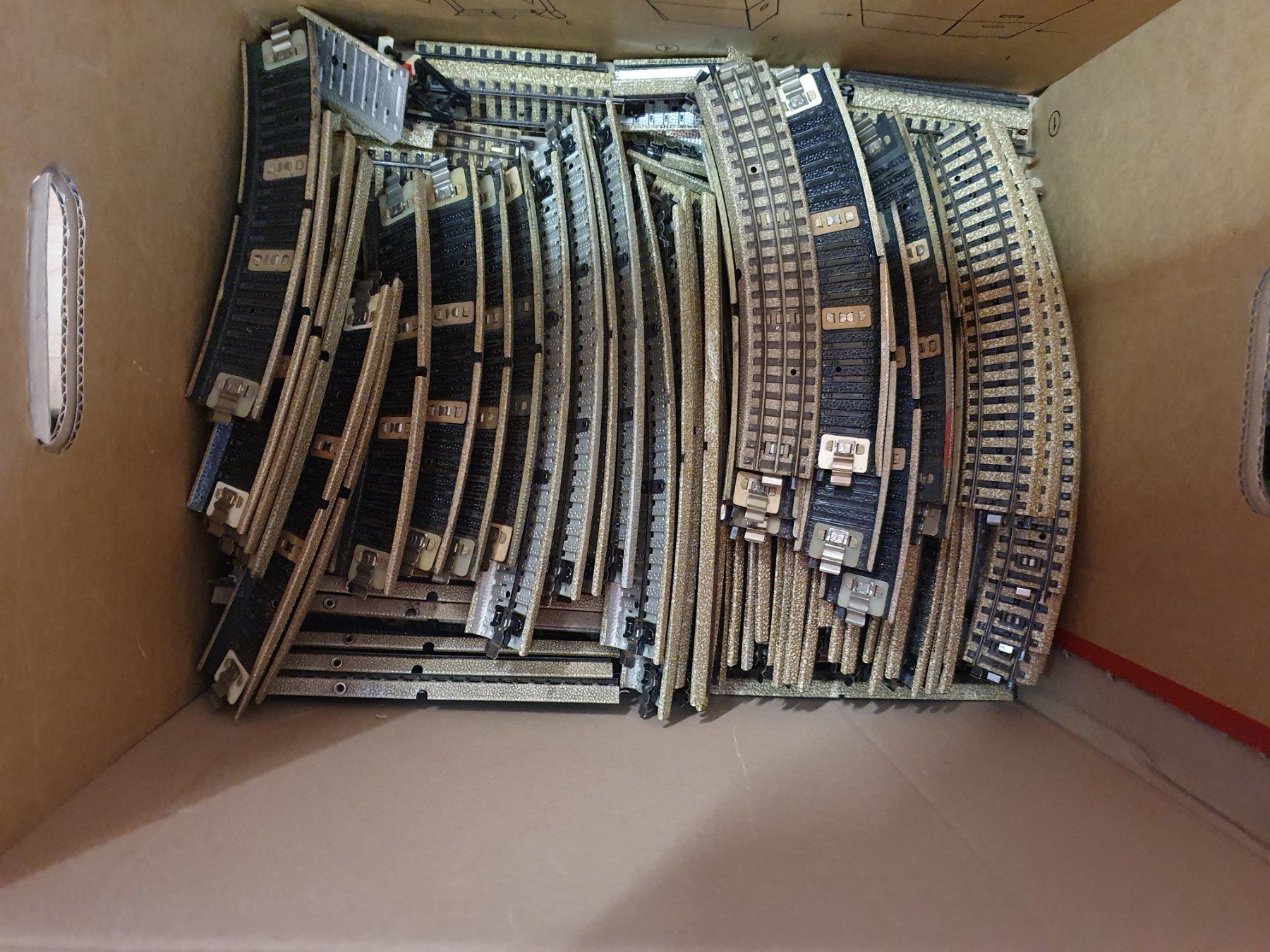 Märklin Modellini di ferrovie: MÄRKLIN: METALLSCHIENEN-LOT – Usato da Biglen venduto da taunus82