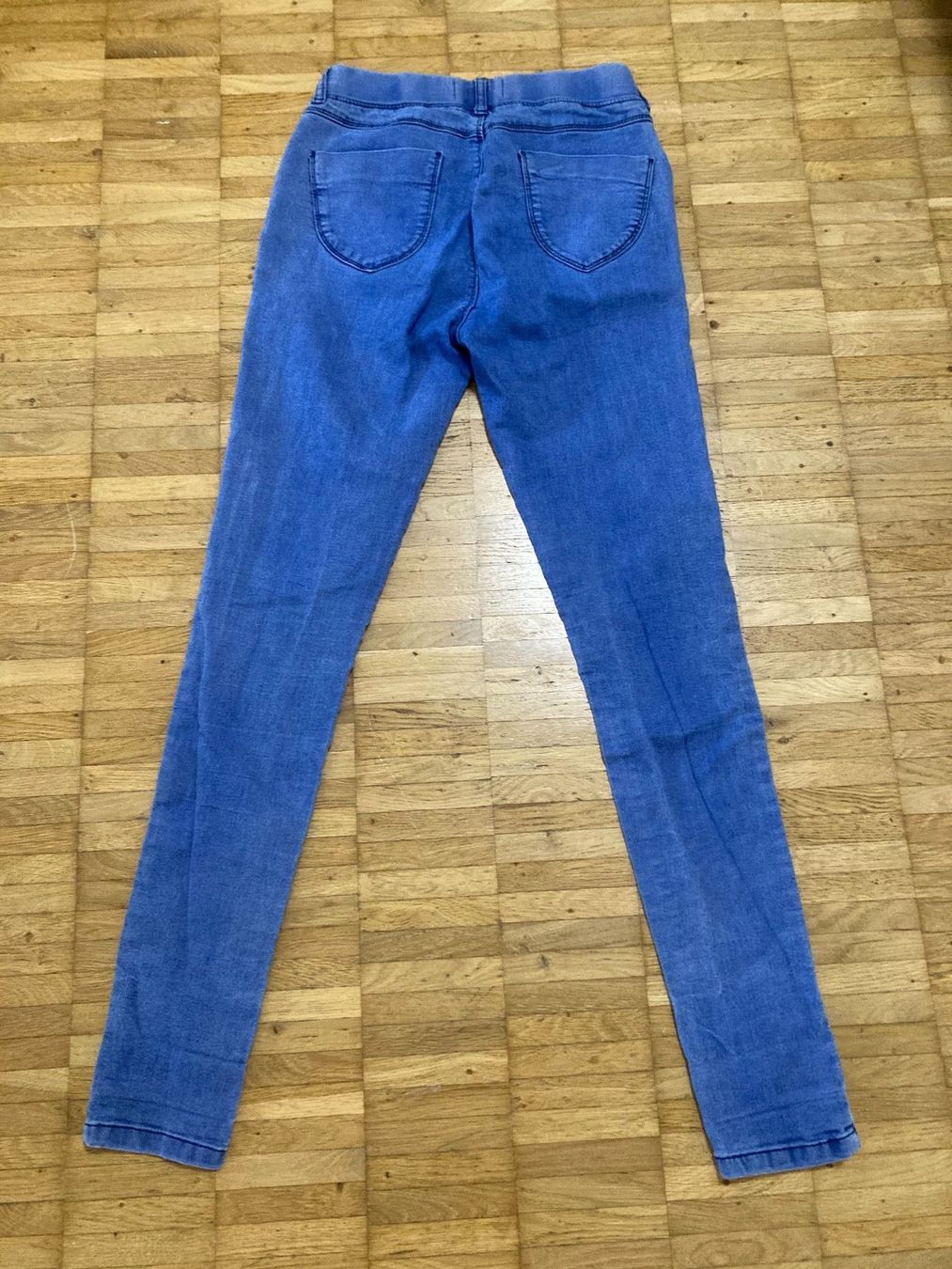 Jeans: Jeans mit elastischem Bund Gr. 38 – Usato da Thun venduto da Vans_98 1