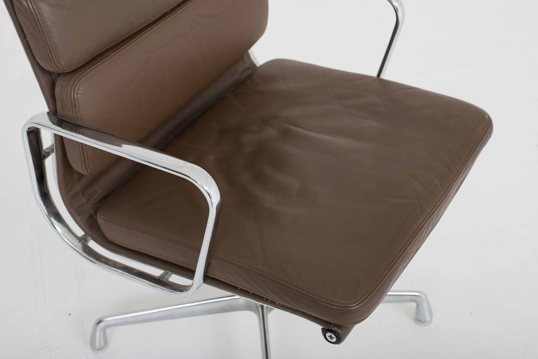 Vitra Stühle: Vitra / Herman Miller -  Eames EA 208 Soft Pad Bürostuhl – Gebraucht aus Zürich von STUZH38 3