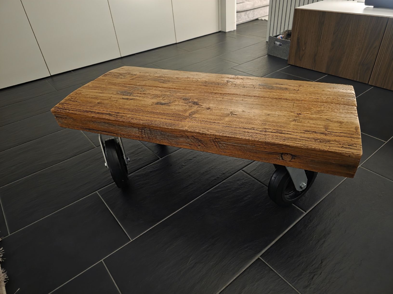 Tische: Salontisch Massivholz – Gebraucht aus Egg b. Zürich von Moritz8132 3