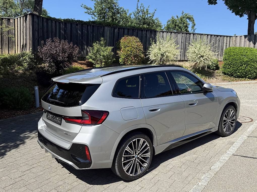 BMW Automobili: BMW iX 1 xDrive 30 – Usato da Oberlunkhofen venduto da Tinapolly 2