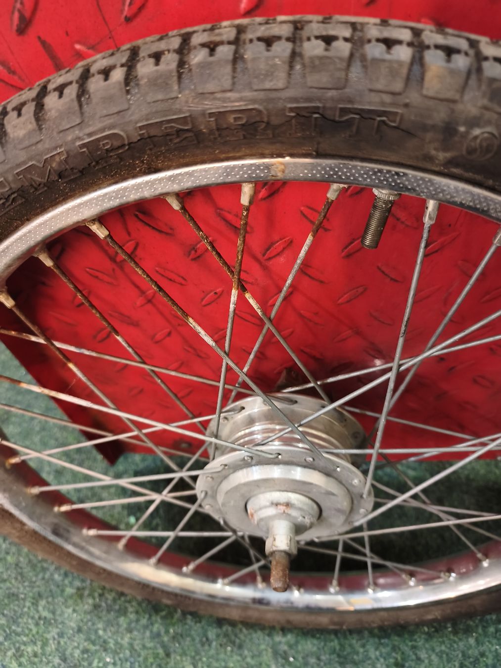 Puch Parti ricambio per ciclomotori: Original Puch Maxi Vorderrad  – Usato da Münchwilen TG venduto da Denso33 3