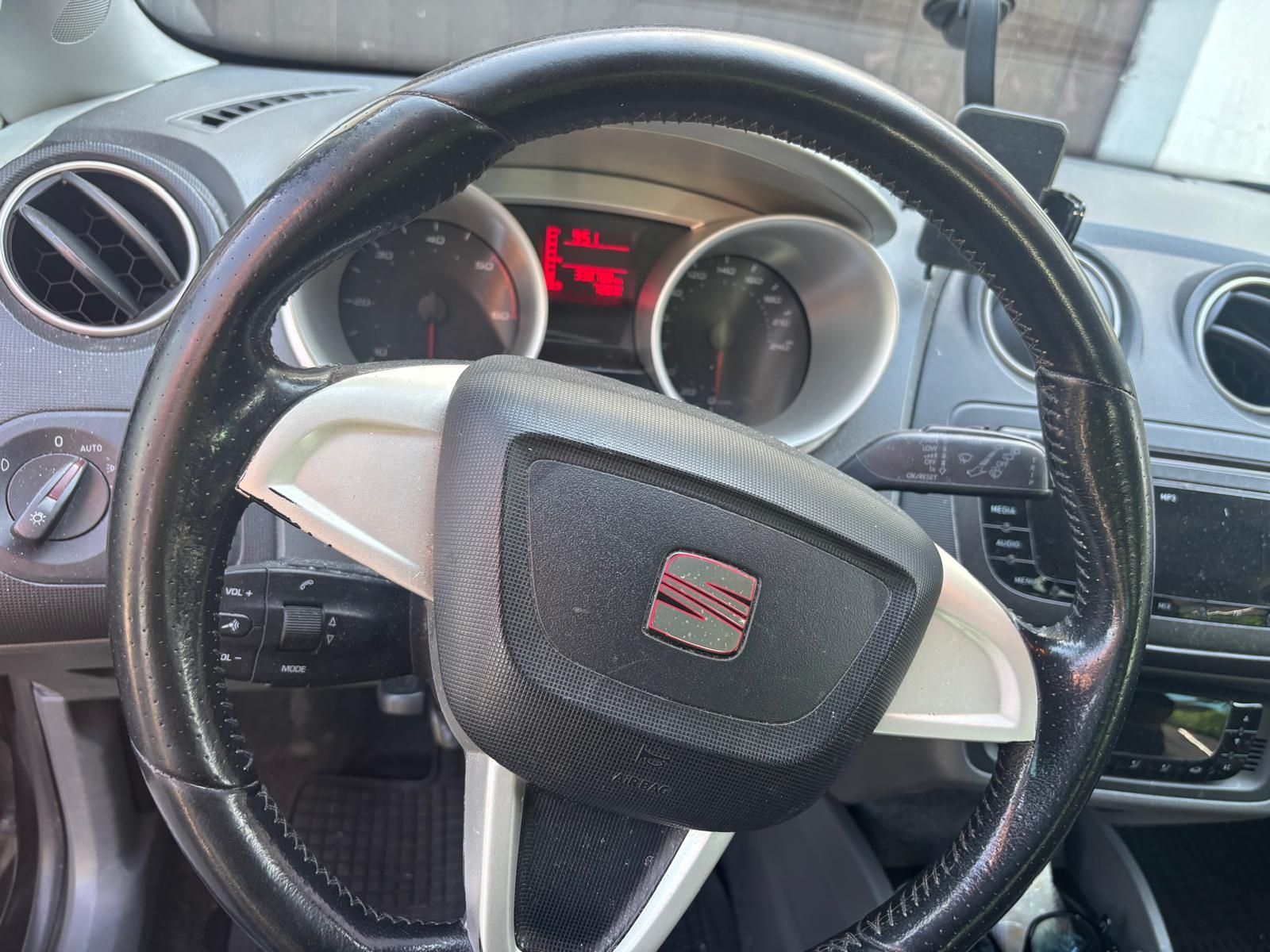 Seat Automobili: Seat Ibiza 1.6 Tdi – Usato da Bettlach venduto da Aygi 3