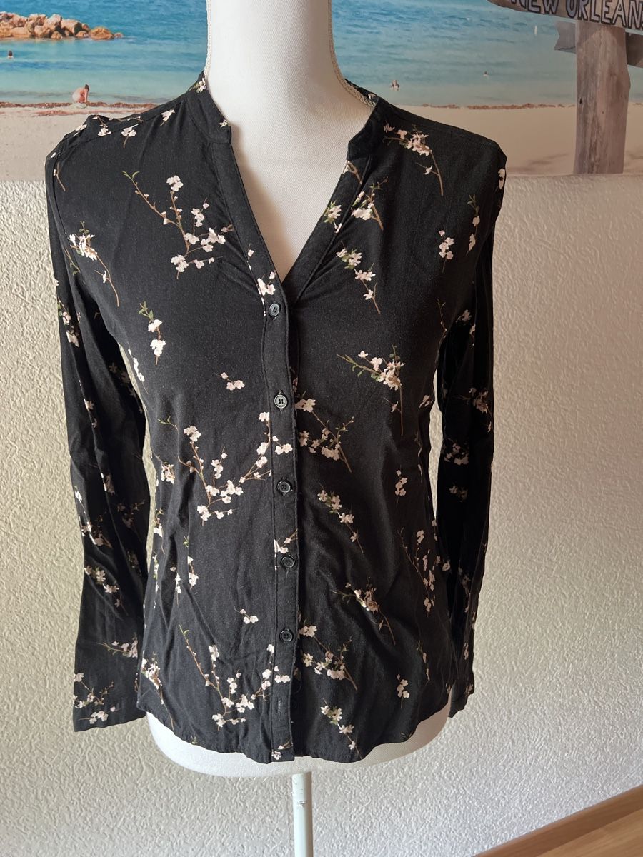 Chemisiers: Reserved Bluse, Gr. 34 – D'occasion à Linden par Annelie12