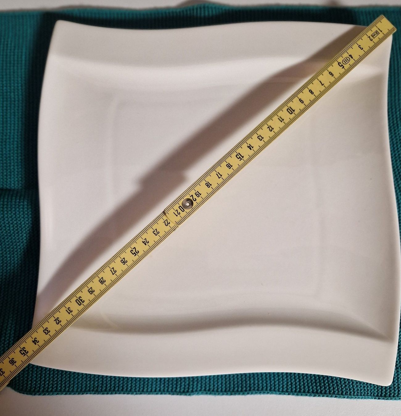 Set di piatti: Geschirrset weiss – Usato da Heimiswil venduto da Windspiel145 6