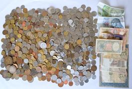 Lot de 4,570 Kg de pièces de monnaies et billets divers pays