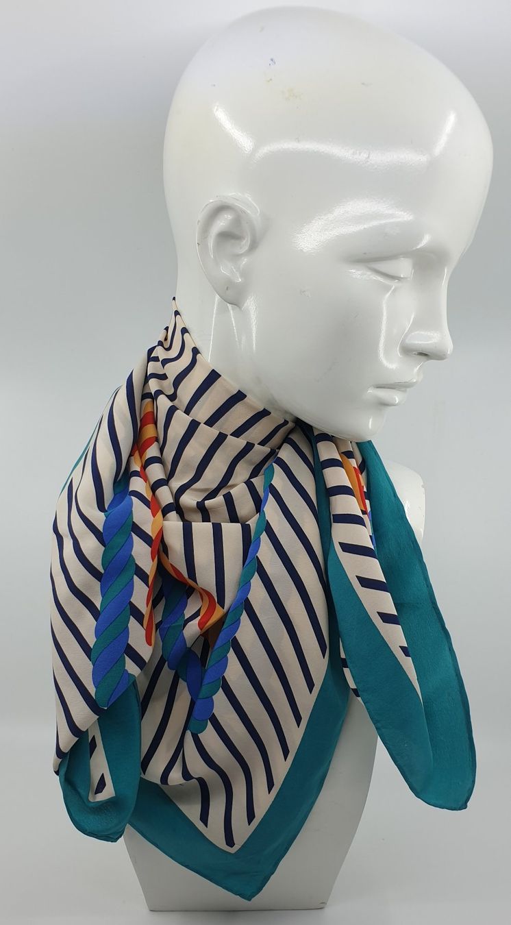 Foulards & écharpes: Foulard Bayron – D'occasion à Emmen par magelan