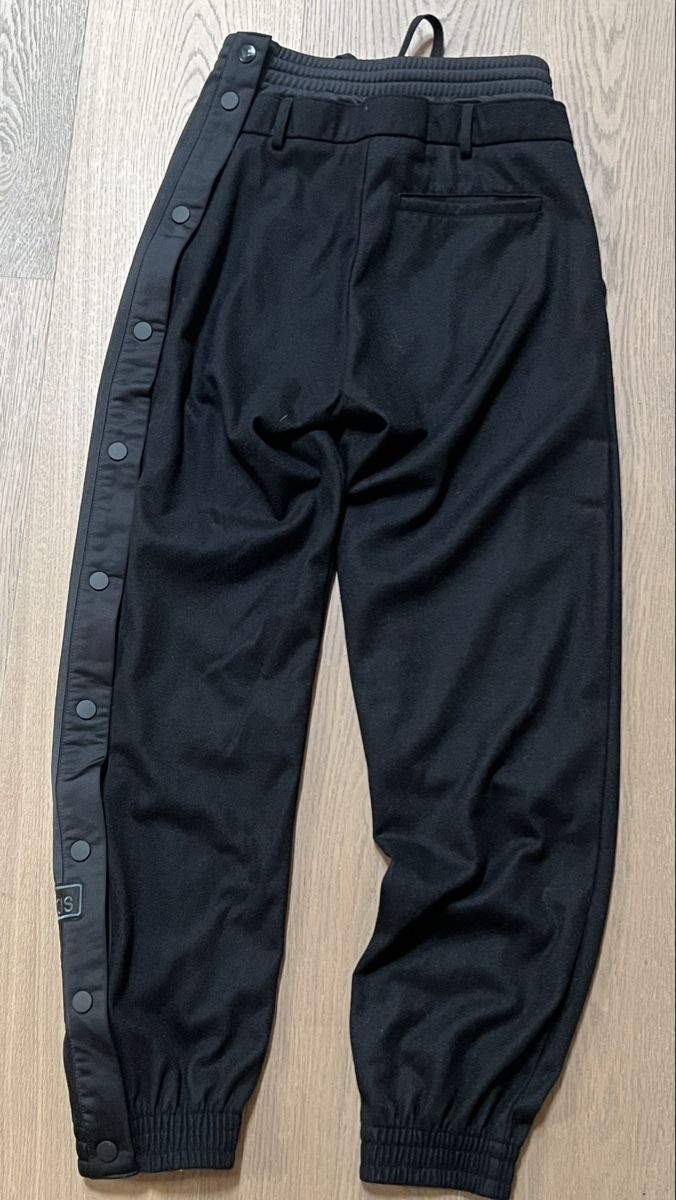 Adidas Pantalons: Adidas Snap Button Hose Gr.XS – D'occasion à Visp par bluenero