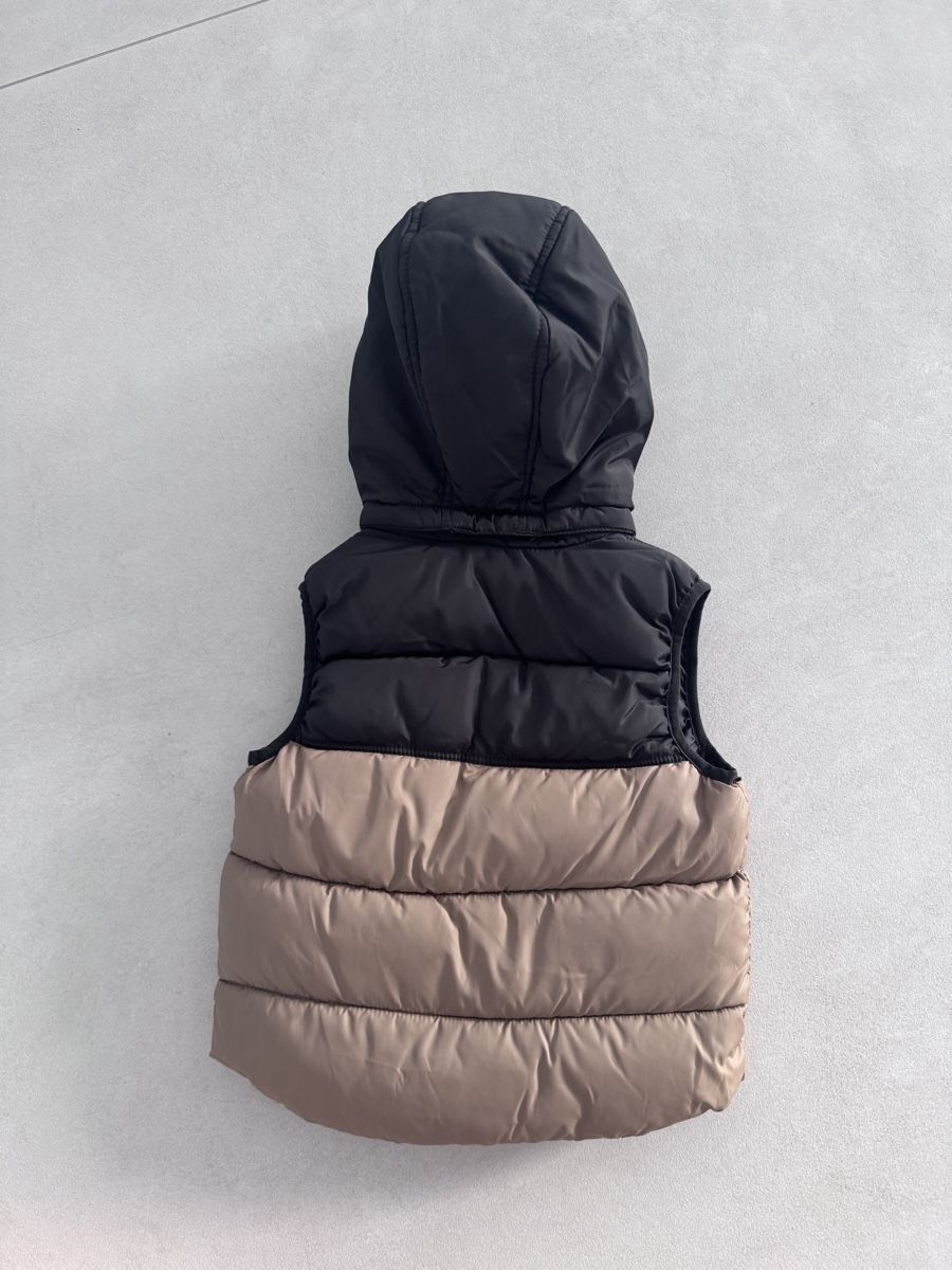 Altro abbigliamento per bambino: H&M Kinderweste Gilet Grösse 110/116 – Usato da Bonaduz venduto da lut_6rts 1