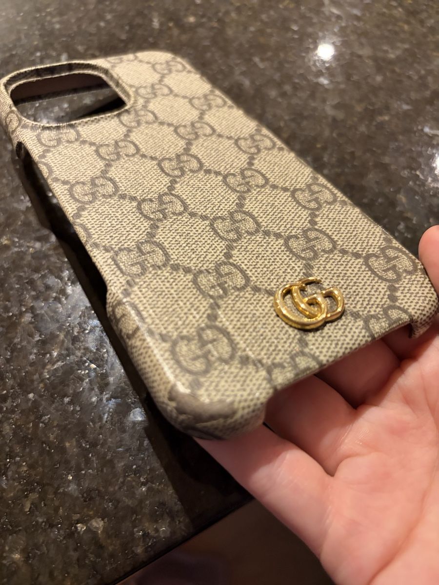 Gucci Covers & Schutzfolien: Gucci - Coque IPhone 16 Pro Max – Gebraucht aus Neuenegg von Sarytha_22 3