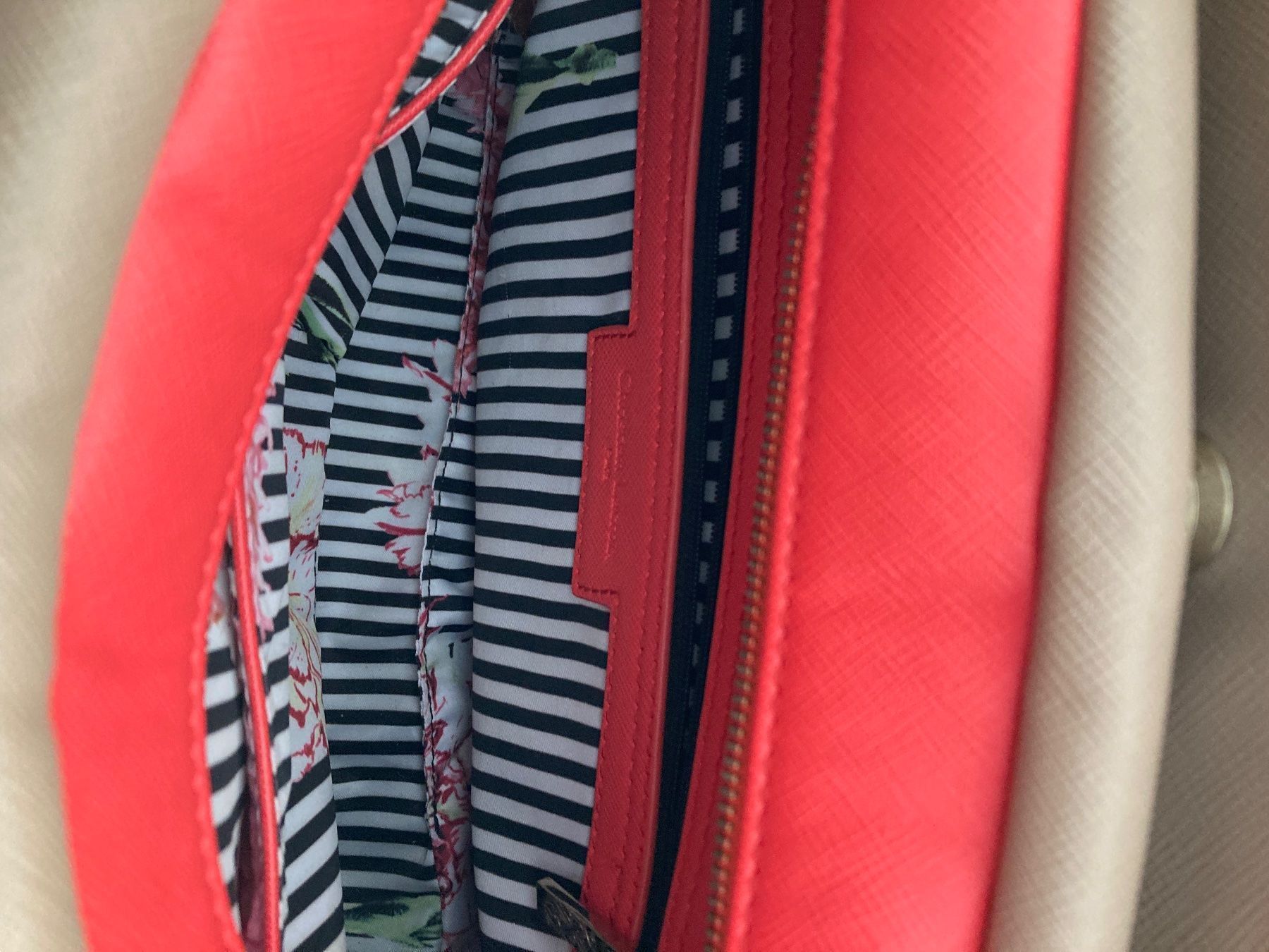 Christian Lacroix Taschen für Damen: Sac Christian Lacroix – Gebraucht aus Plan-les-Ouates von Namorona 2