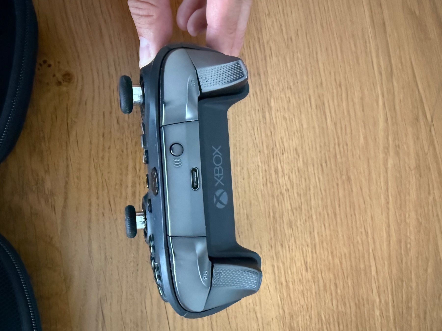 Microsoft Controller: Microsoft Xbox Elite Wireless Controller Series 2 – Usato da Riaz venduto da Ledzeppl 1