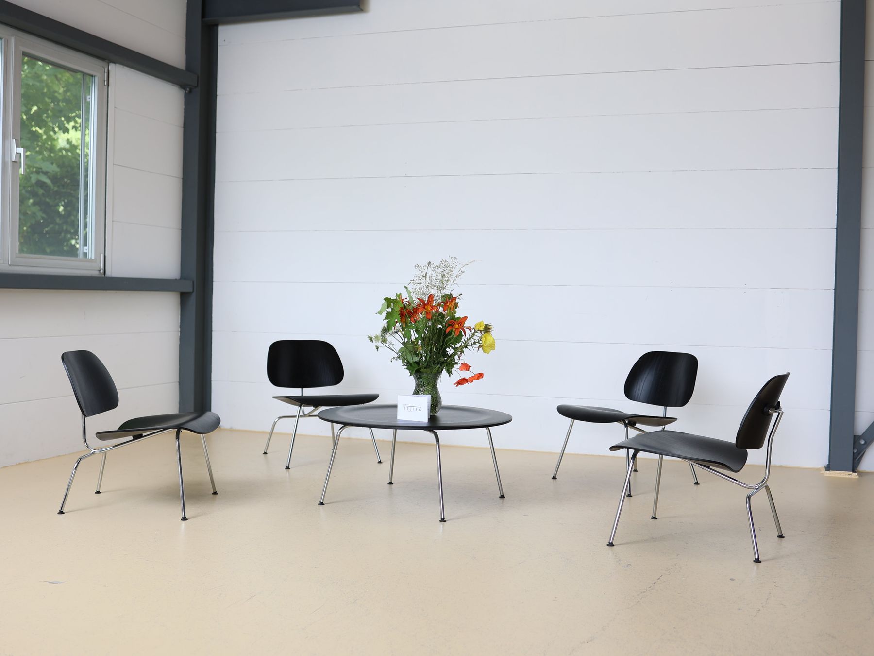 Vitra Tables: Vitra Eames CTM Coffee Table Metall Couchtisch | Schwarz – D'occasion à Meinisberg par atelier_TILIJA 2